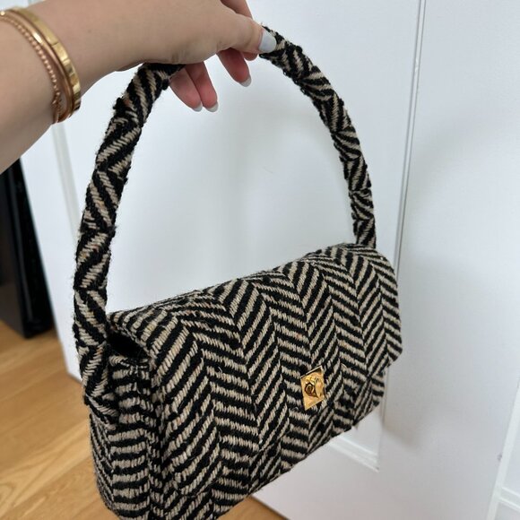 NWT Anine Bing Nico Shoulder Bag Fishbone Pattern Wool Blend Tweed Gold Lock - Picture 4 of 12